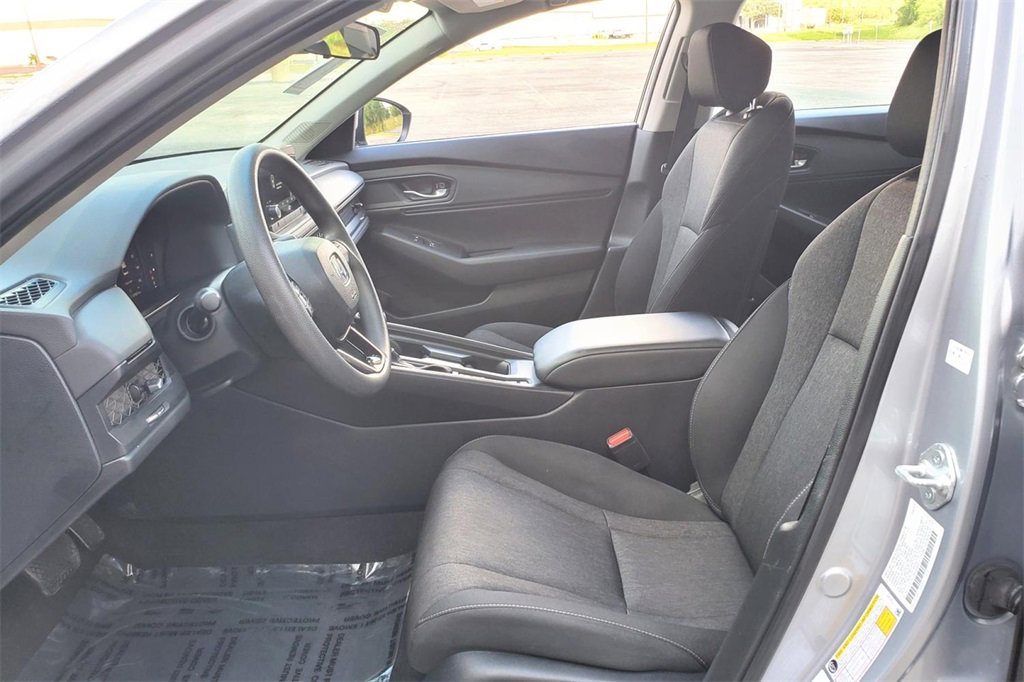 Used 2024 Honda Accord EX image 9