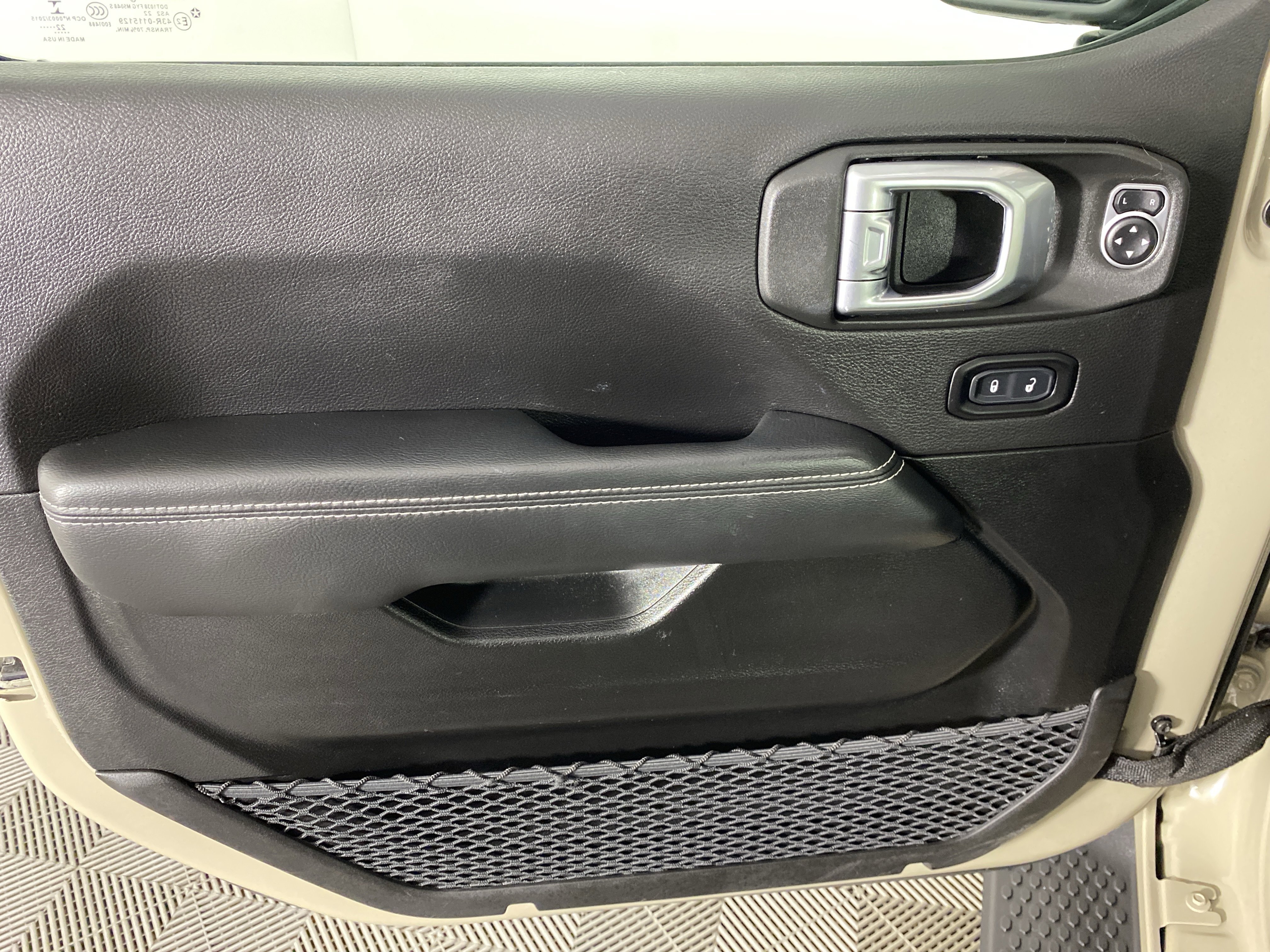 Used 2022 Jeep Wrangler Unlimited Sahara w/ Cold Weather Group image 15