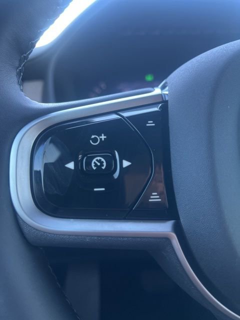 New 2026 Volvo XC90 B6 Core image 12