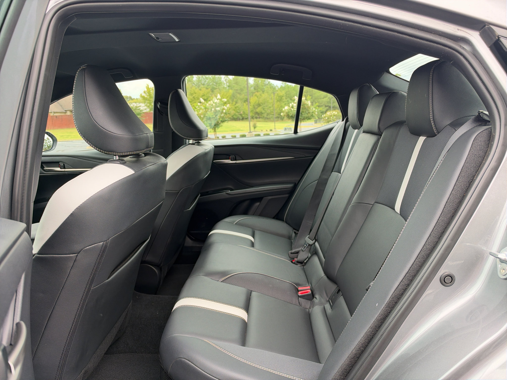 Used 2026 Toyota Camry SE FWD image 15