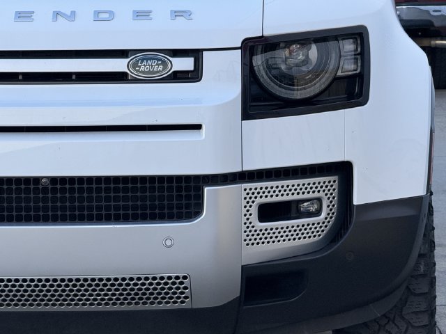 Used 2023 Land Rover Defender 130 SE AWD/4WD image 15
