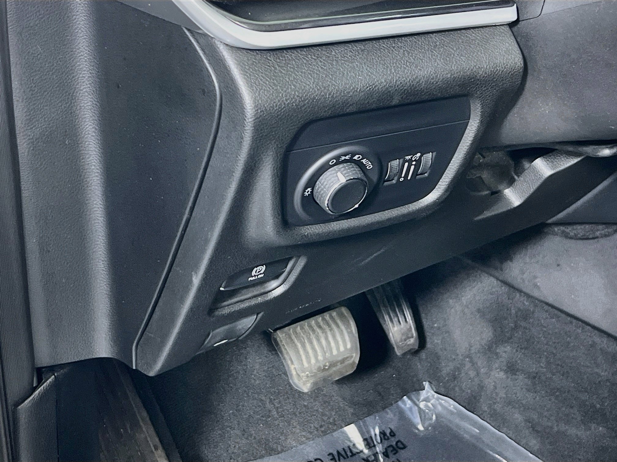 Used 2023 Jeep Grand Cherokee Altitude AWD/4WD image 10