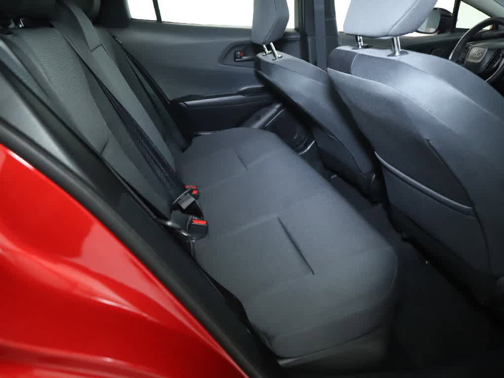 Used 2025 Toyota Prius LE AWD/4WD image 33