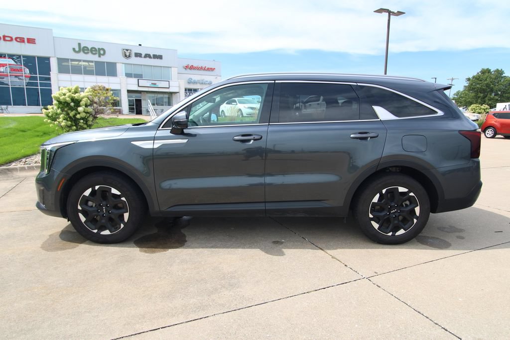 Used 2024 Kia Sorento S FWD image 19