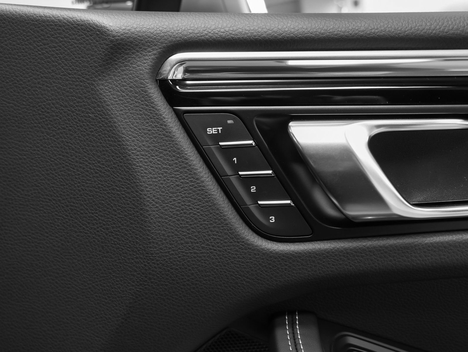 New 2026 Porsche Macan image 20