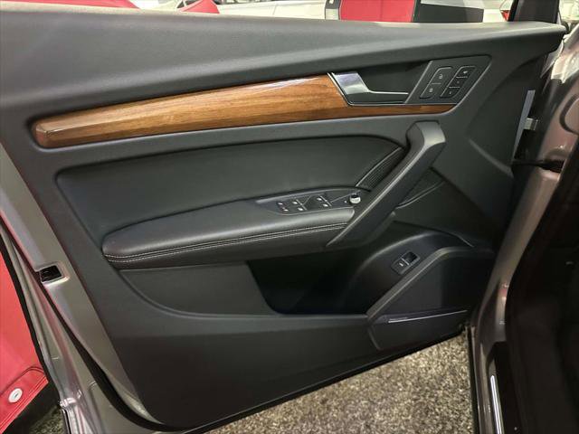 Used 2023 Audi Q5 2.0T Premium Plus w/ Premium Plus Package AWD/4WD image 17