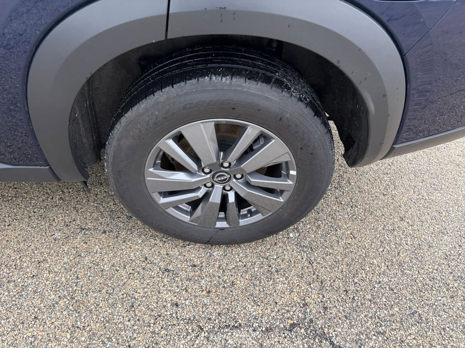 Used 2025 Nissan Pathfinder SV image 32