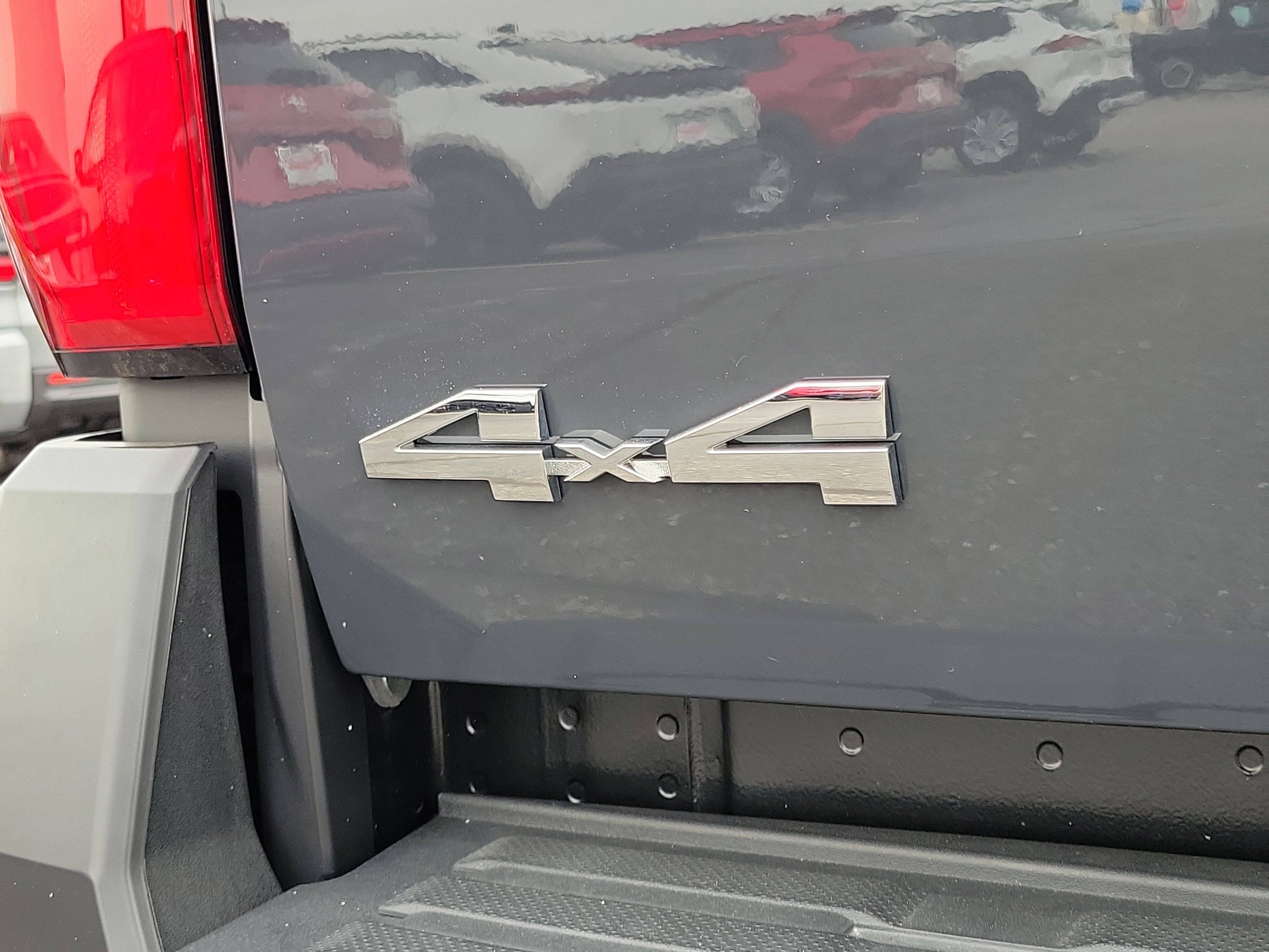 Used 2025 Toyota Tacoma SR AWD/4WD image 6