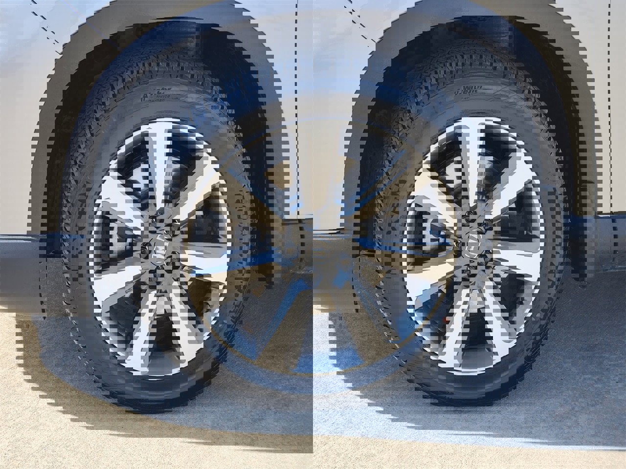 Used 2023 Honda Pilot Elite image 11