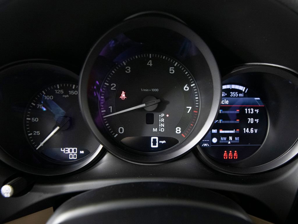 Certified 2025 Porsche Macan image 24