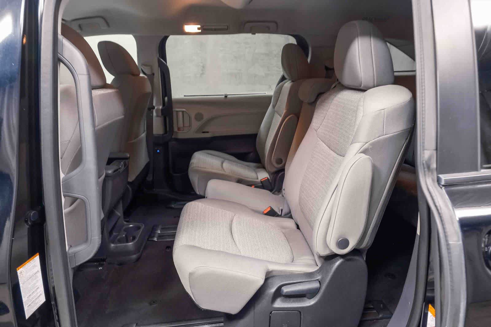 Used 2022 Toyota Sienna LE FWD image 21