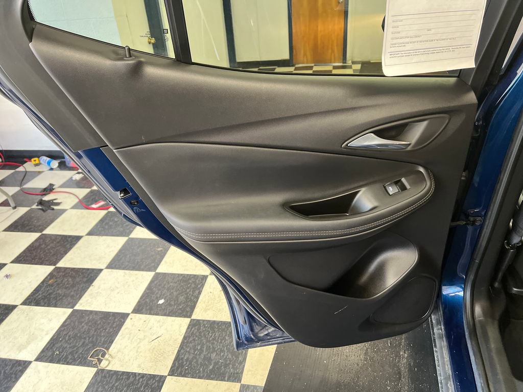 Used 2022 Buick Encore GX Select AWD/4WD image 37