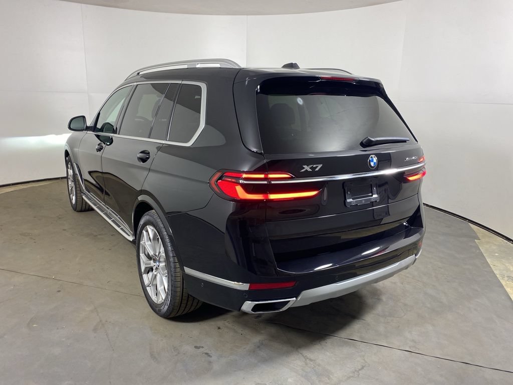 Used 2023 BMW X7 xDrive40i w/ Premium Package AWD/4WD image 7