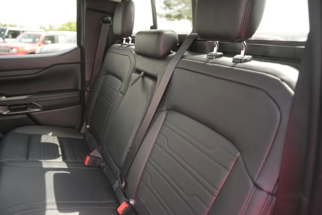 Used 2025 Ford Ranger Lariat w/ FX4 Off-Road Package image 13