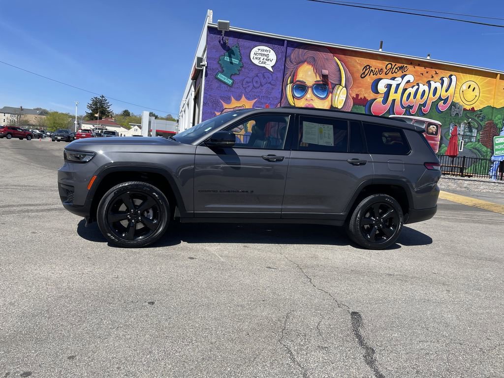Used 2024 Jeep Grand Cherokee L Altitude AWD/4WD image 2