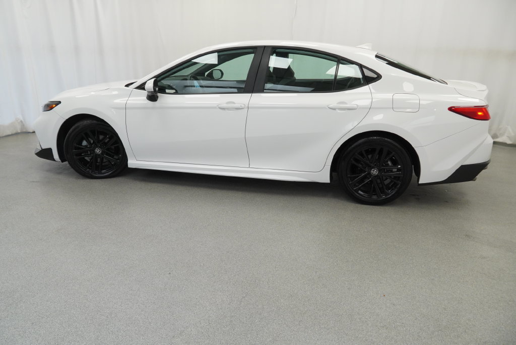 Used 2025 Toyota Camry SE FWD image 33