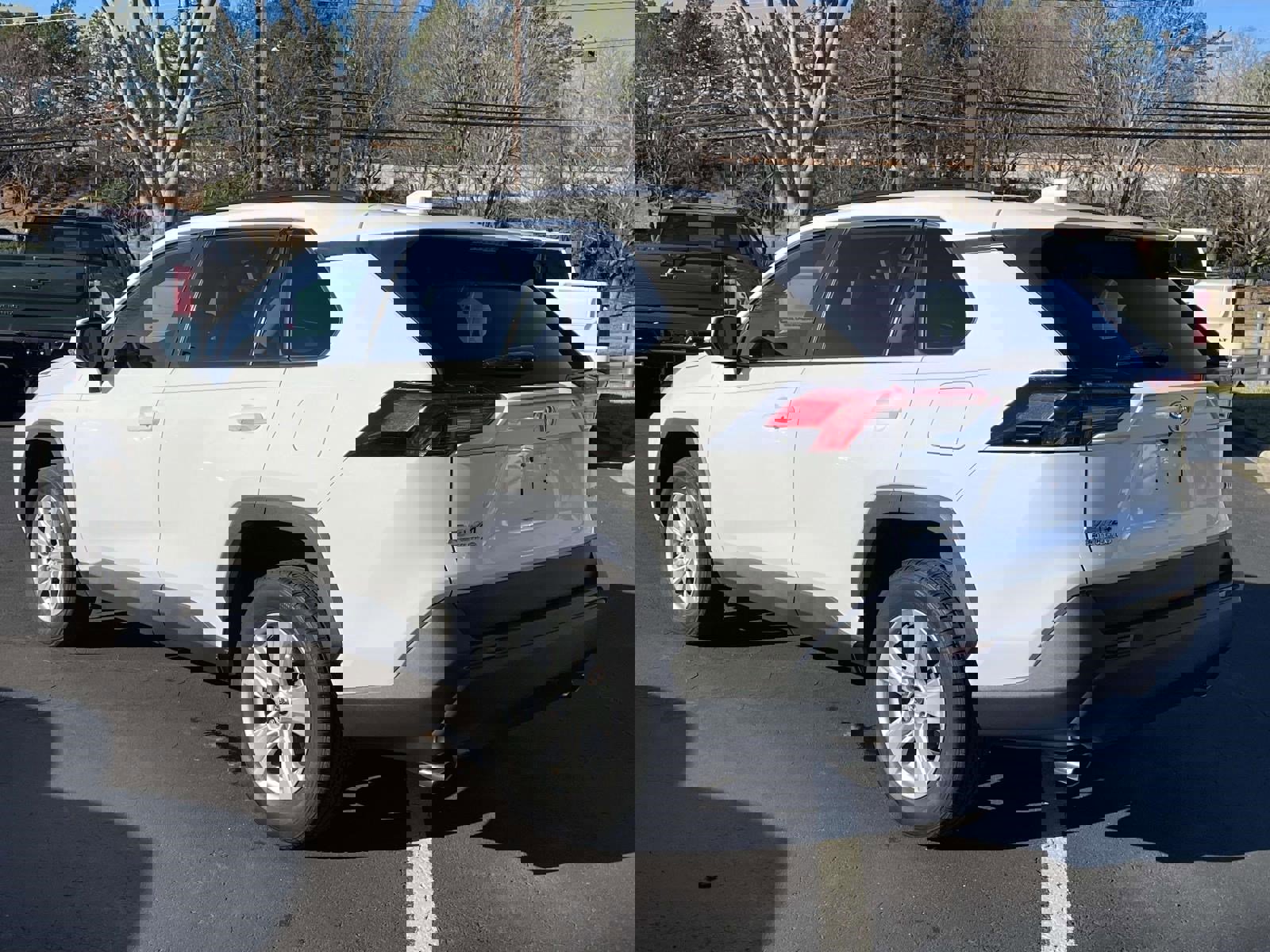 Used 2021 Toyota RAV4 XLE image 7