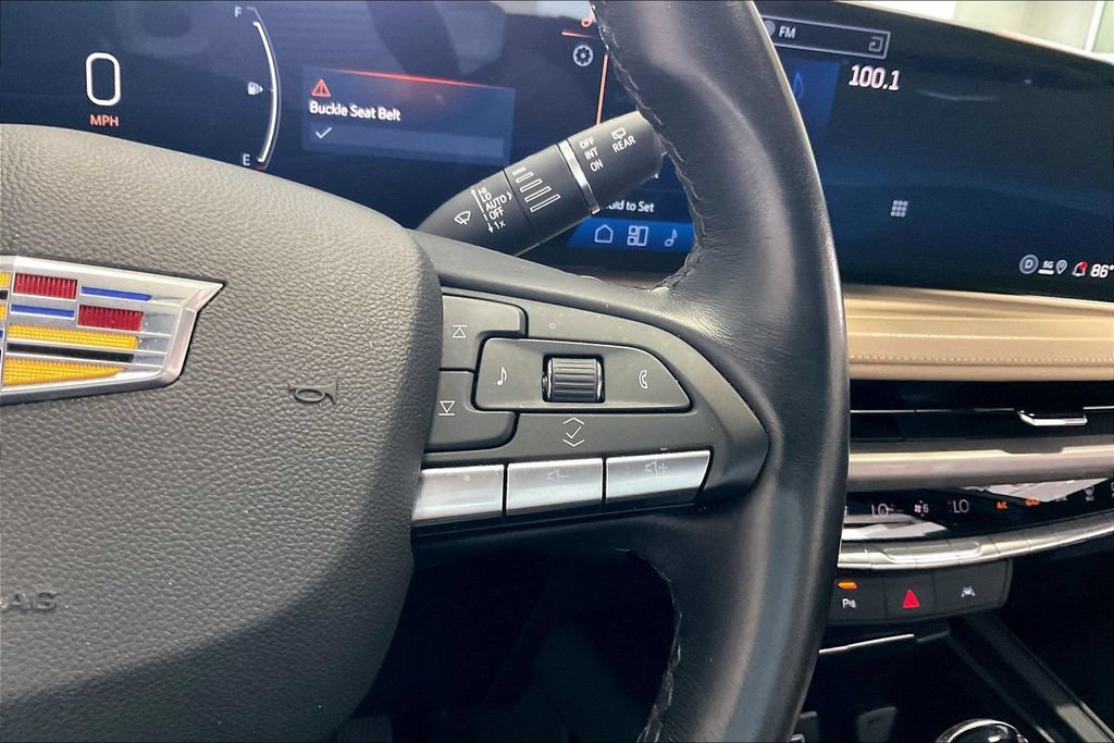Used 2025 Cadillac XT4 Premium Luxury FWD image 9