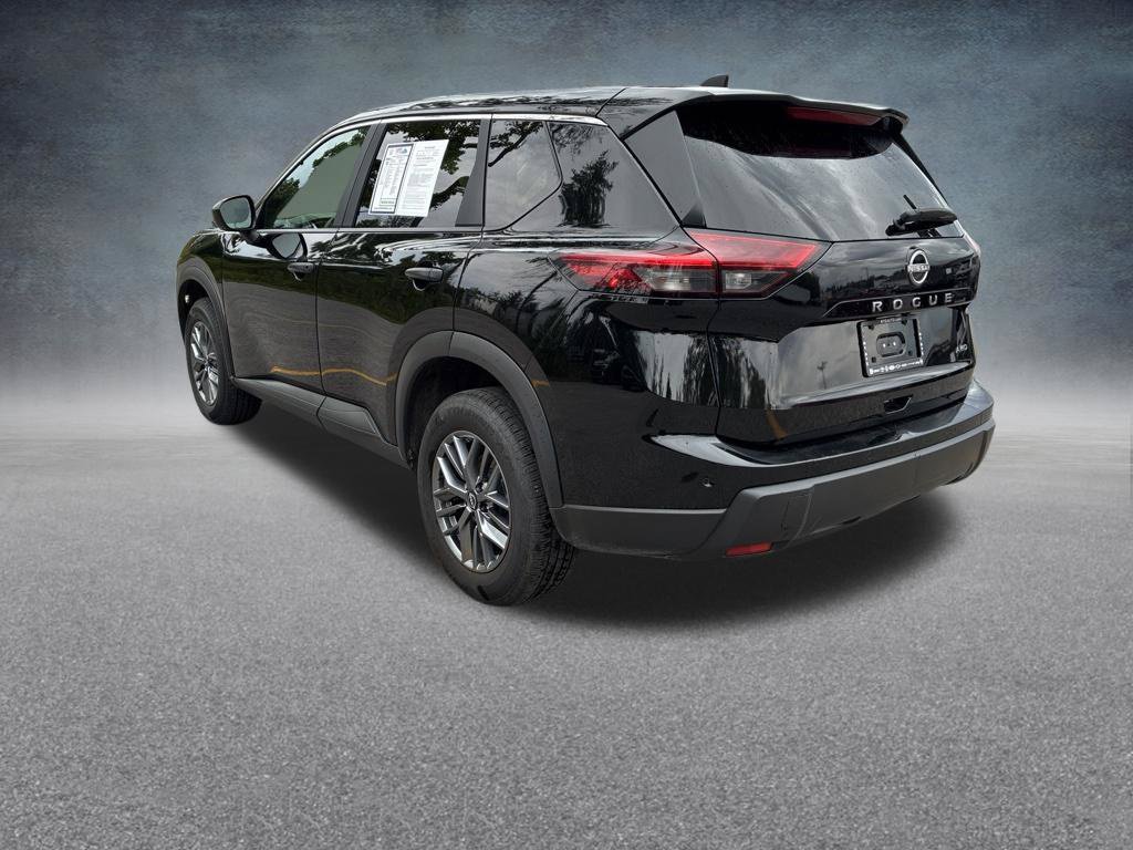 Used 2024 Nissan Rogue S AWD/4WD image 3