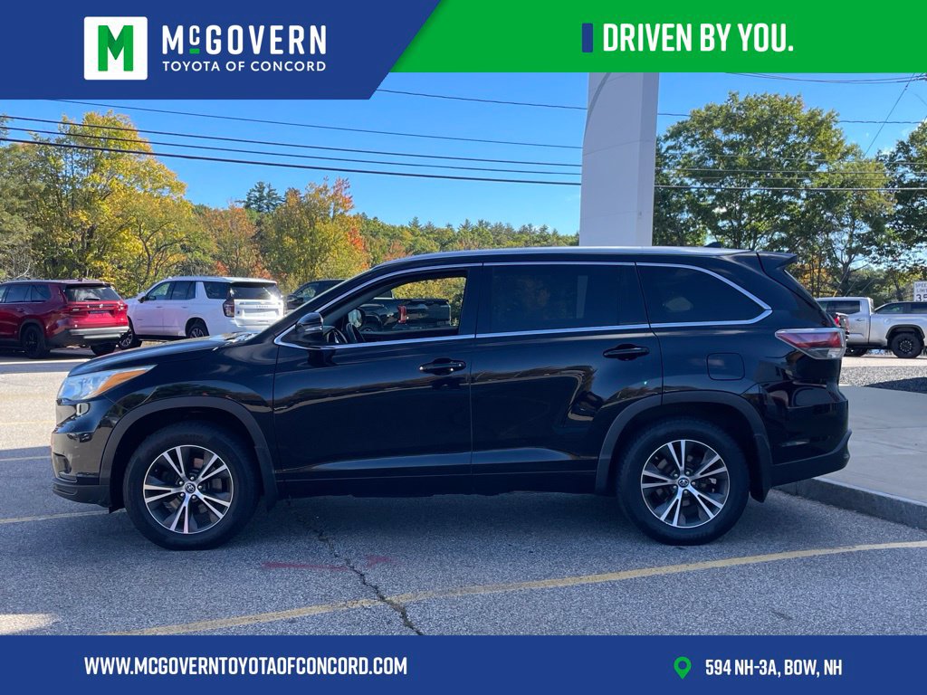 Used 2016 Toyota Highlander XLE AWD/4WD image 2