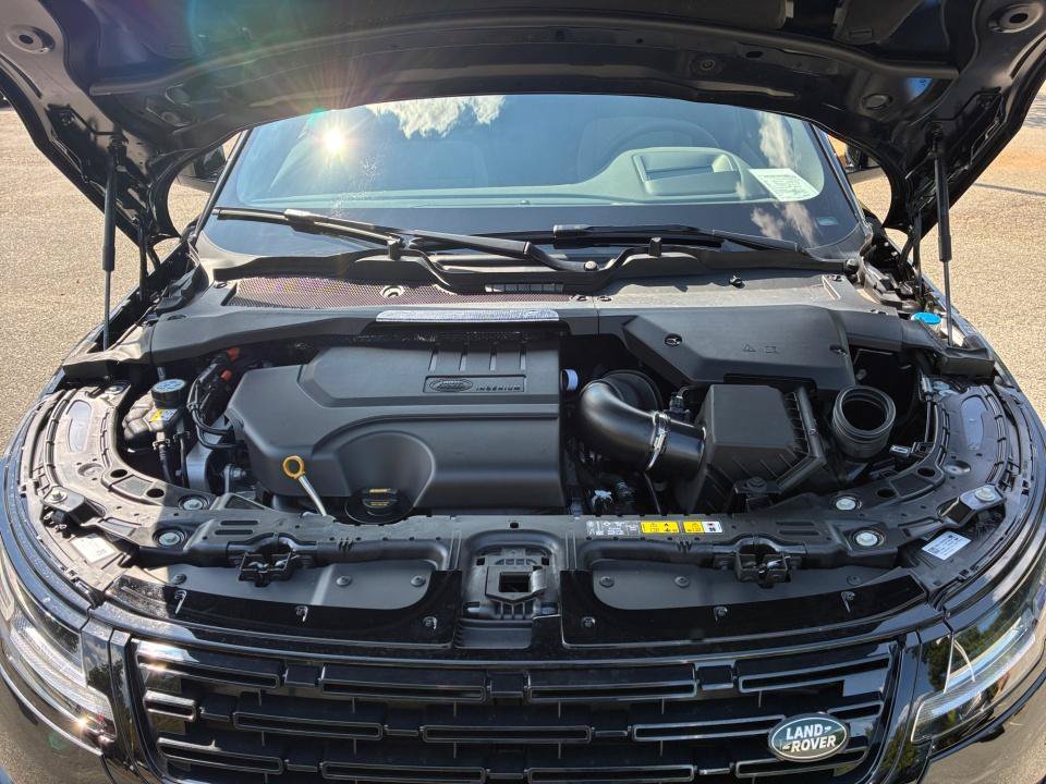New 2026 Land Rover Range Rover Evoque Hoxton AWD/4WD image 16
