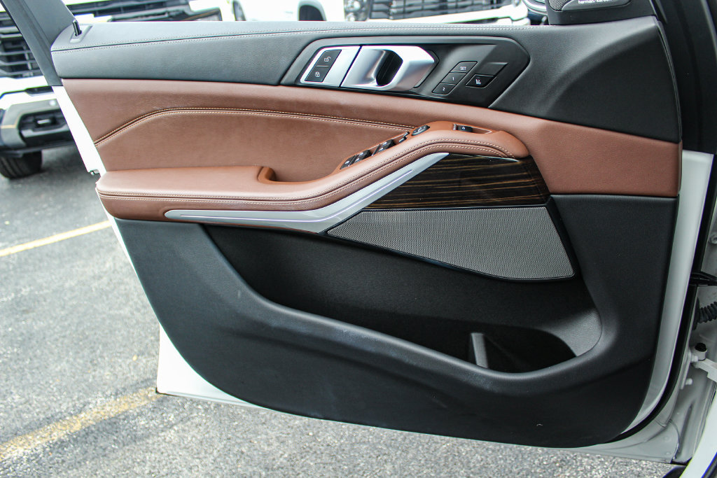 Used 2024 BMW X5 sDrive40i w/ Premium Package RWD image 13