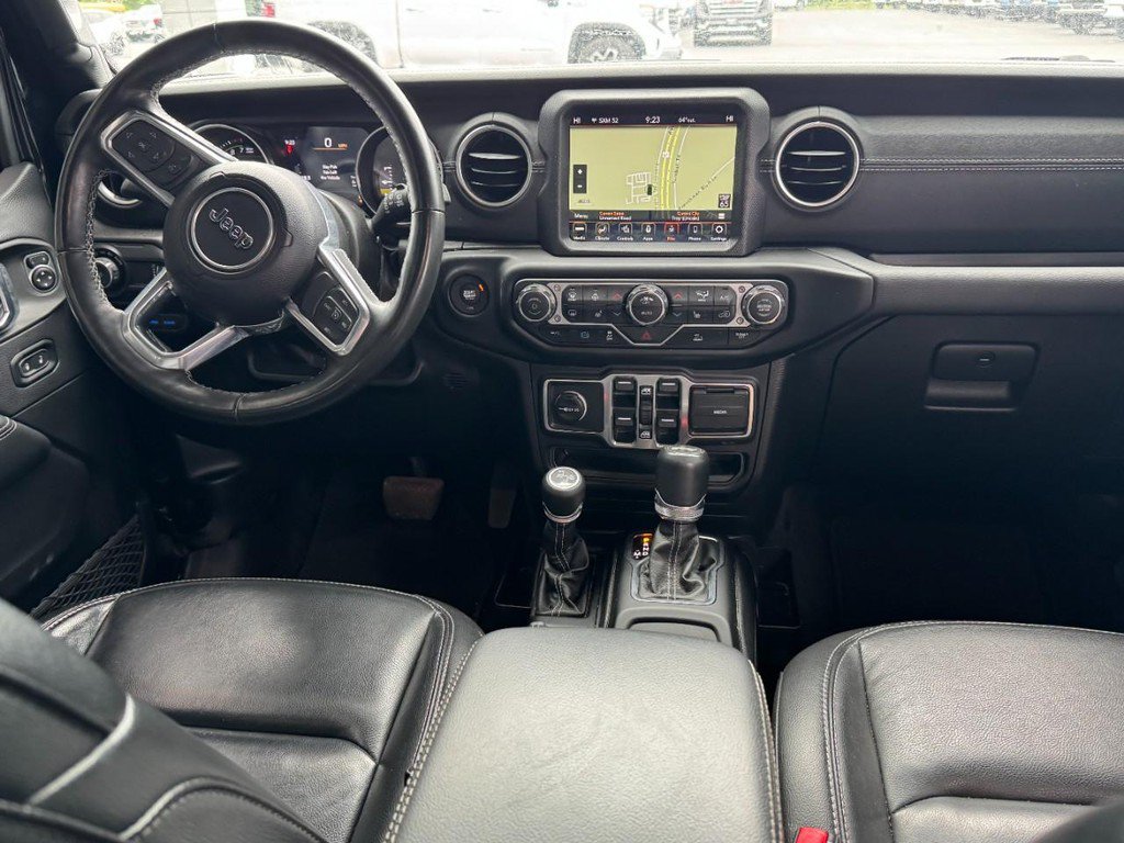 Used 2023 Jeep Wrangler Unlimited Sahara AWD/4WD image 14