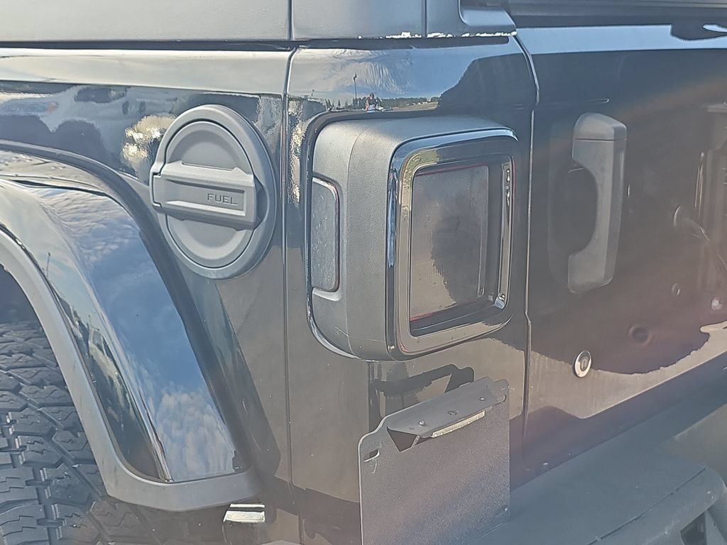Used 2019 Jeep Wrangler Unlimited Sahara w/ Uconnect 4C Nav & Sound Group AWD/4WD image 35