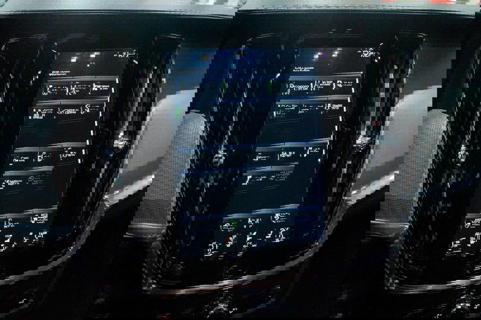 Used 2019 Volvo V90 T5 R-Design w/ Protection Package Premier image 46