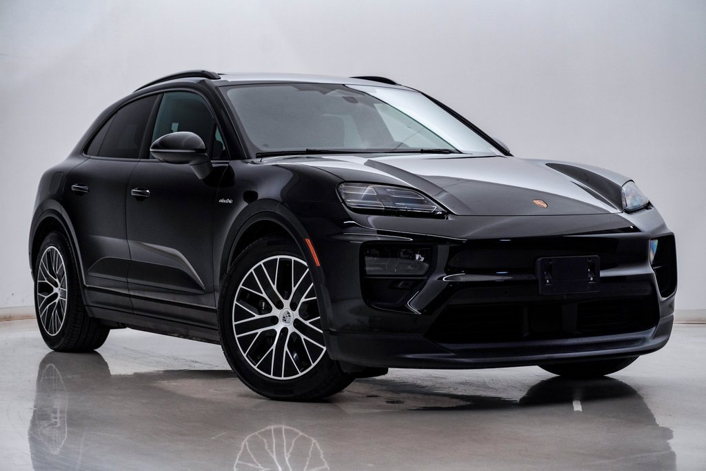 Certified 2025 Porsche Macan Electric image 8
