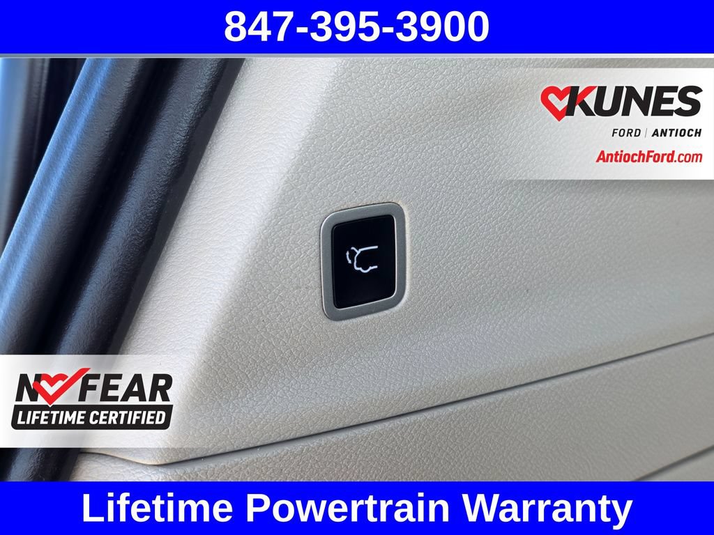 Used 2023 Chrysler Pacifica Touring-L FWD image 30