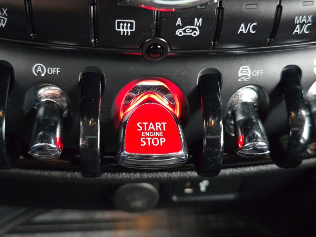 Used 2019 MINI Cooper Clubman S w/ Premium Package image 37