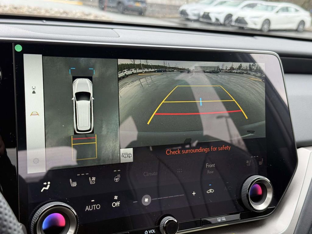 Used 2026 Lexus TX 500h AWD w/ Technology Package image 12