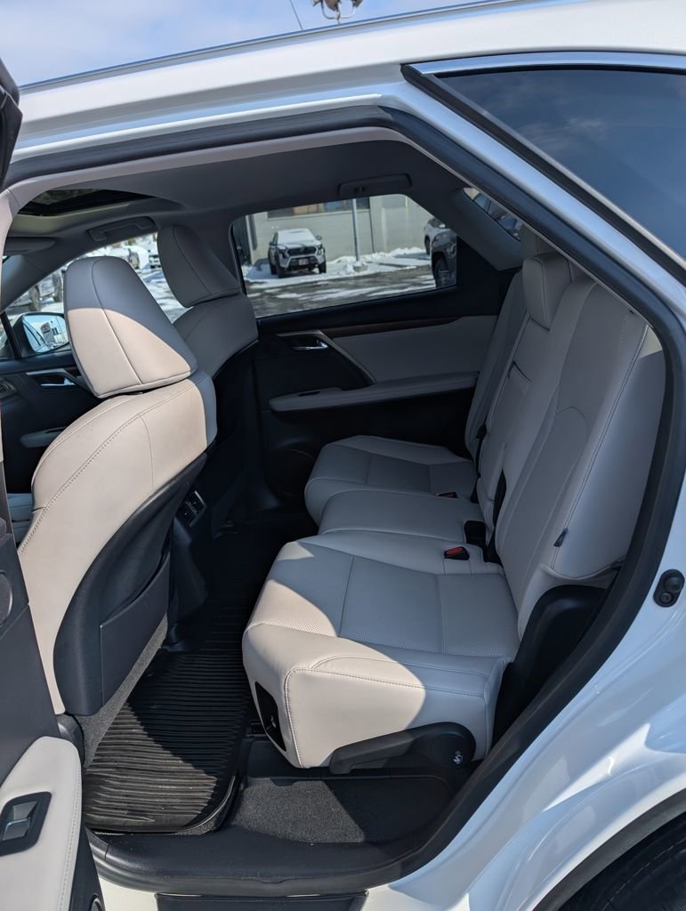 Used 2022 Lexus RX 350L Premium w/ Premium Package image 15