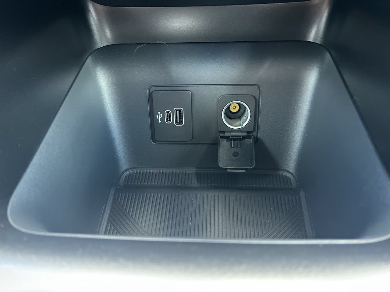 New 2026 Ford Explorer Active RWD image 7