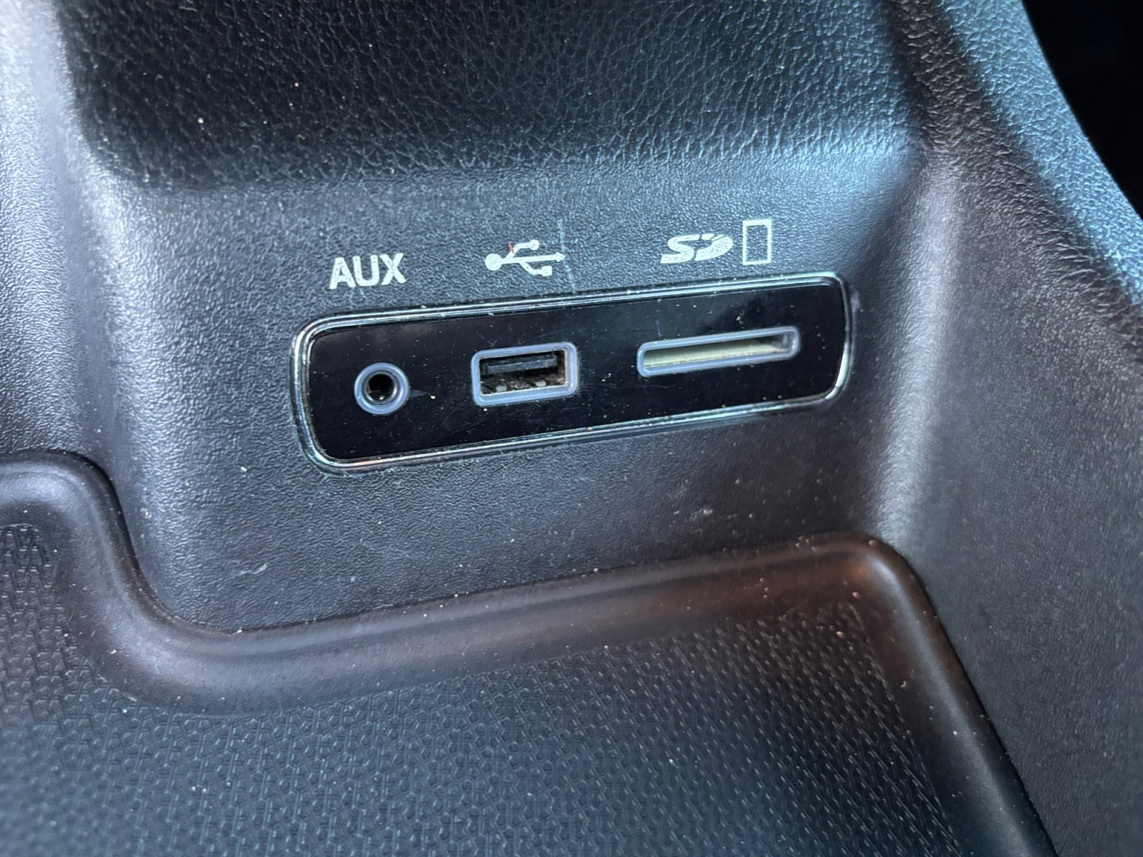 Used 2015 Dodge Durango Limited w/ Blacktop Package AWD/4WD image 31