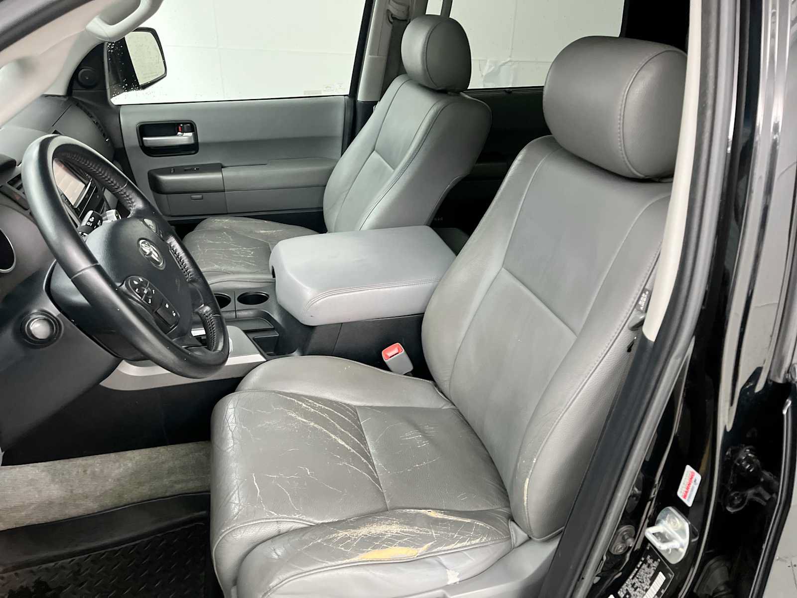 Used 2011 Toyota Sequoia Limited AWD/4WD image 19
