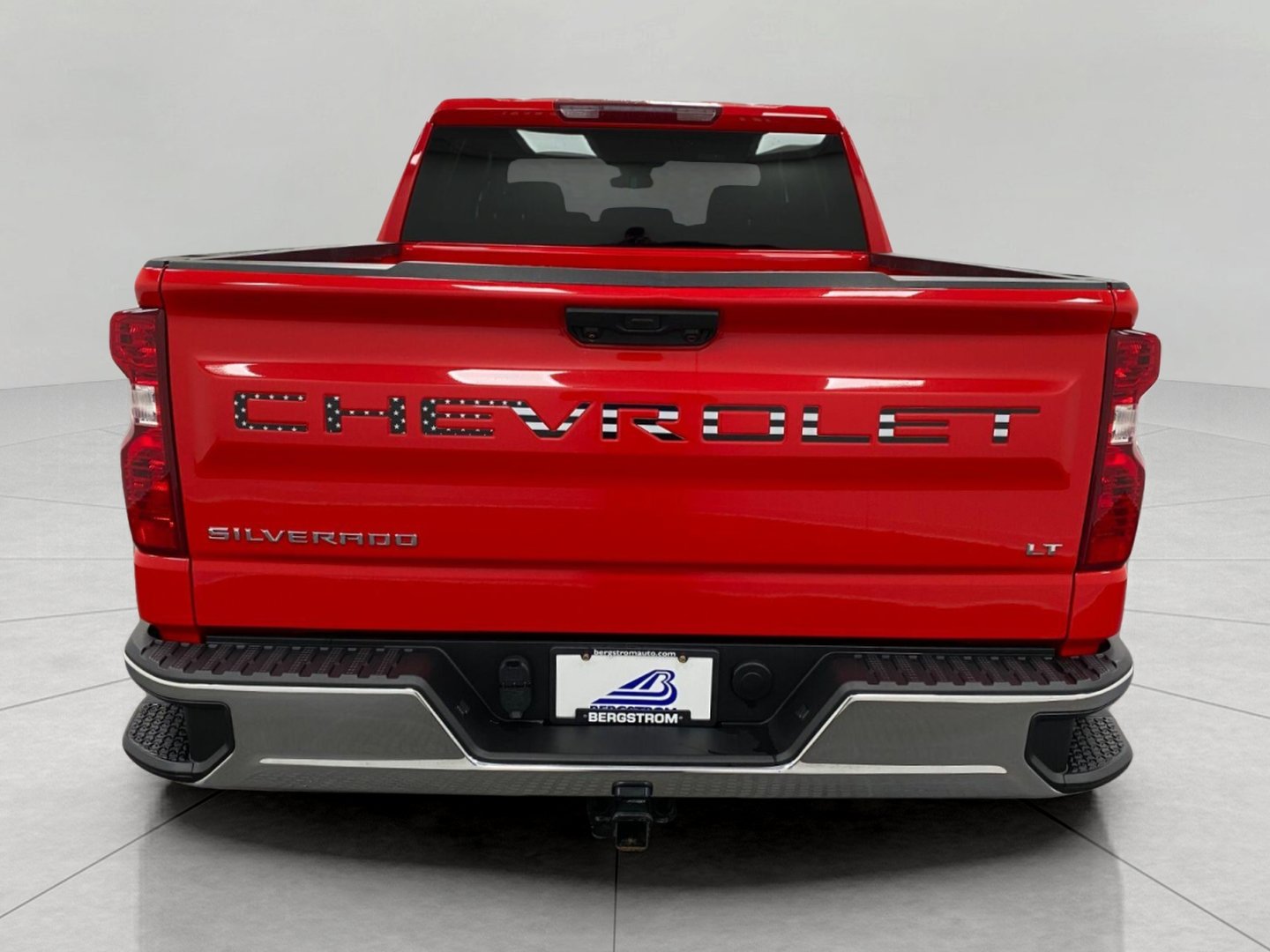 Used 2024 Chevrolet Silverado 1500 LT AWD/4WD image 5