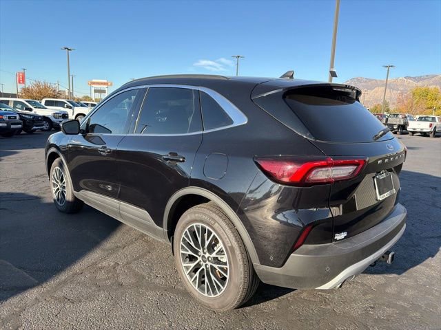 Used 2024 Ford Escape SE w/ PHEV Premium Package image 17
