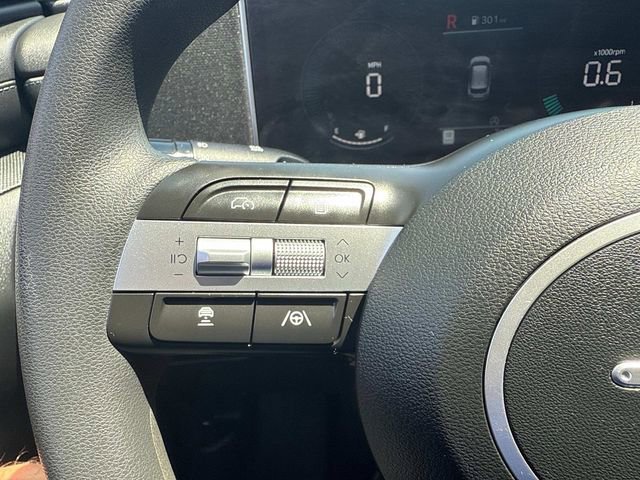 Used 2025 Hyundai Tucson SE image 30