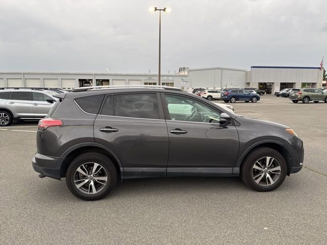Used 2017 Toyota RAV4 XLE FWD image 8
