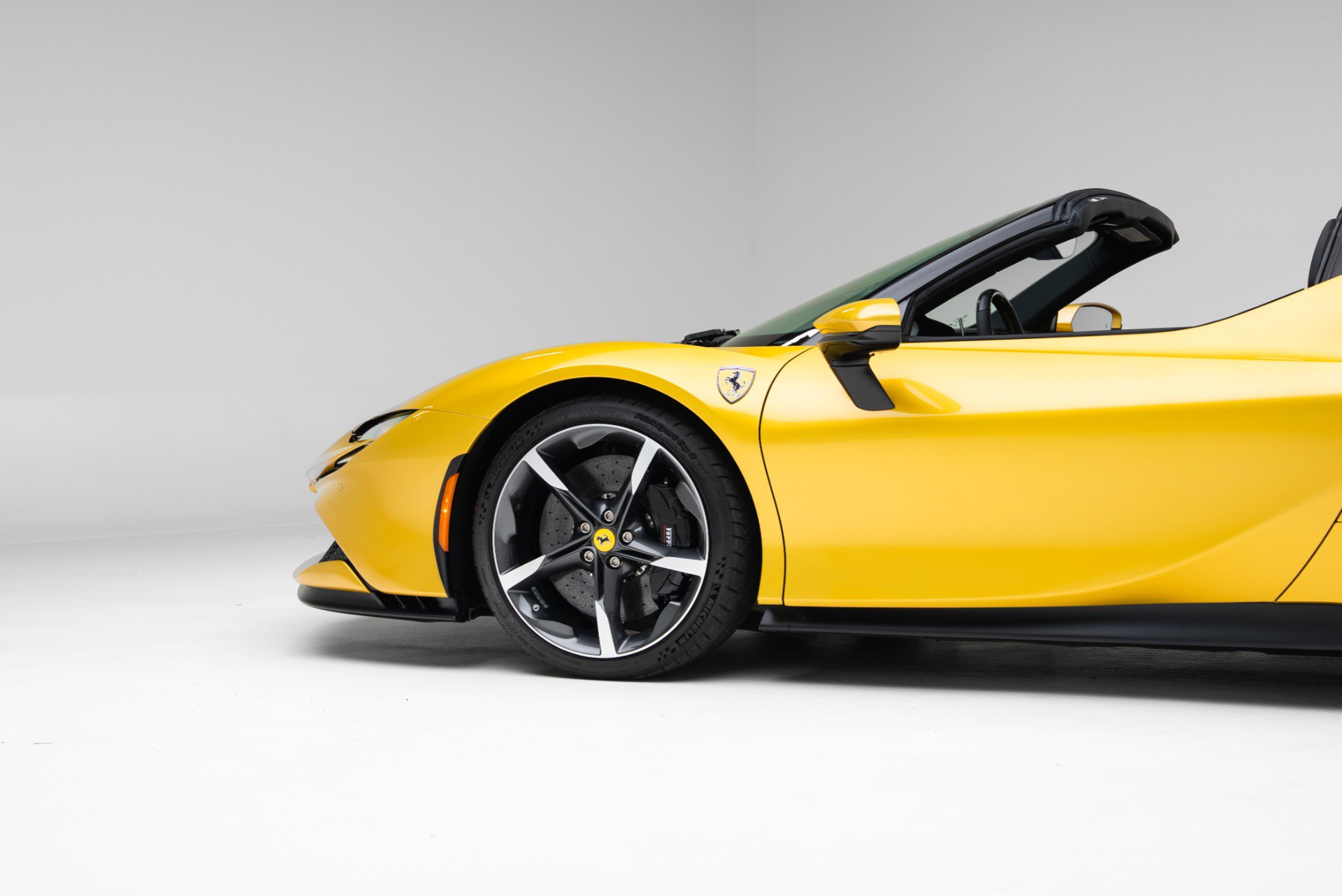 Used 2023 Ferrari SF90 Spider AWD/4WD image 14