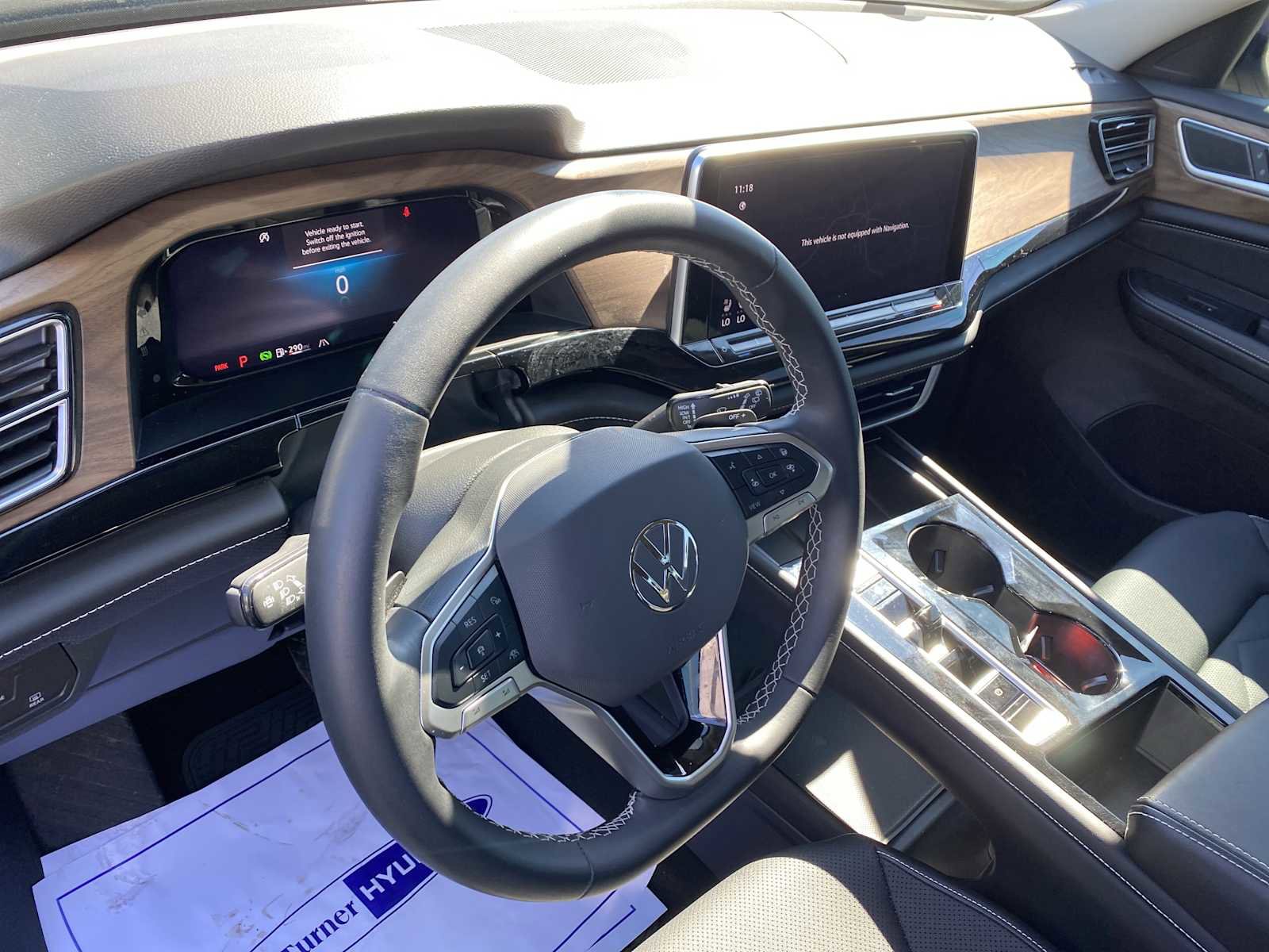 Used 2024 Volkswagen Atlas SE w/ Black Wheel Package image 12