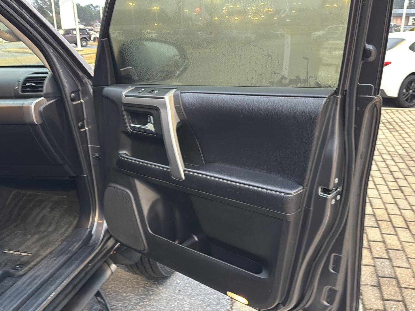 Used 2017 Toyota 4Runner SR5 image 12