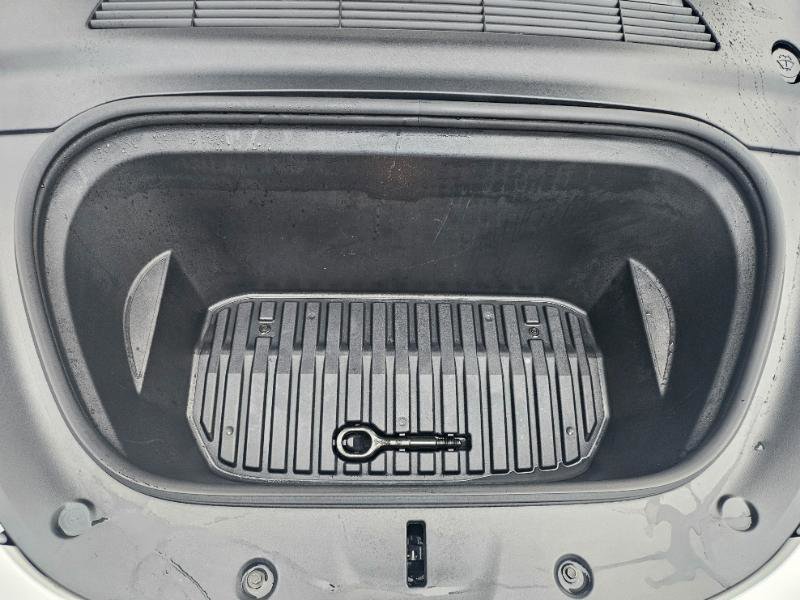 Used 2024 Tesla Model Y Long Range image 26
