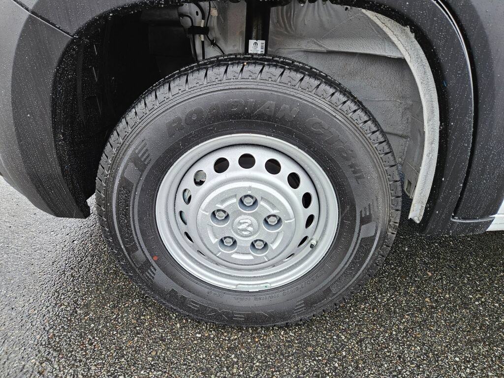Used 2025 RAM ProMaster 3500 FWD image 9