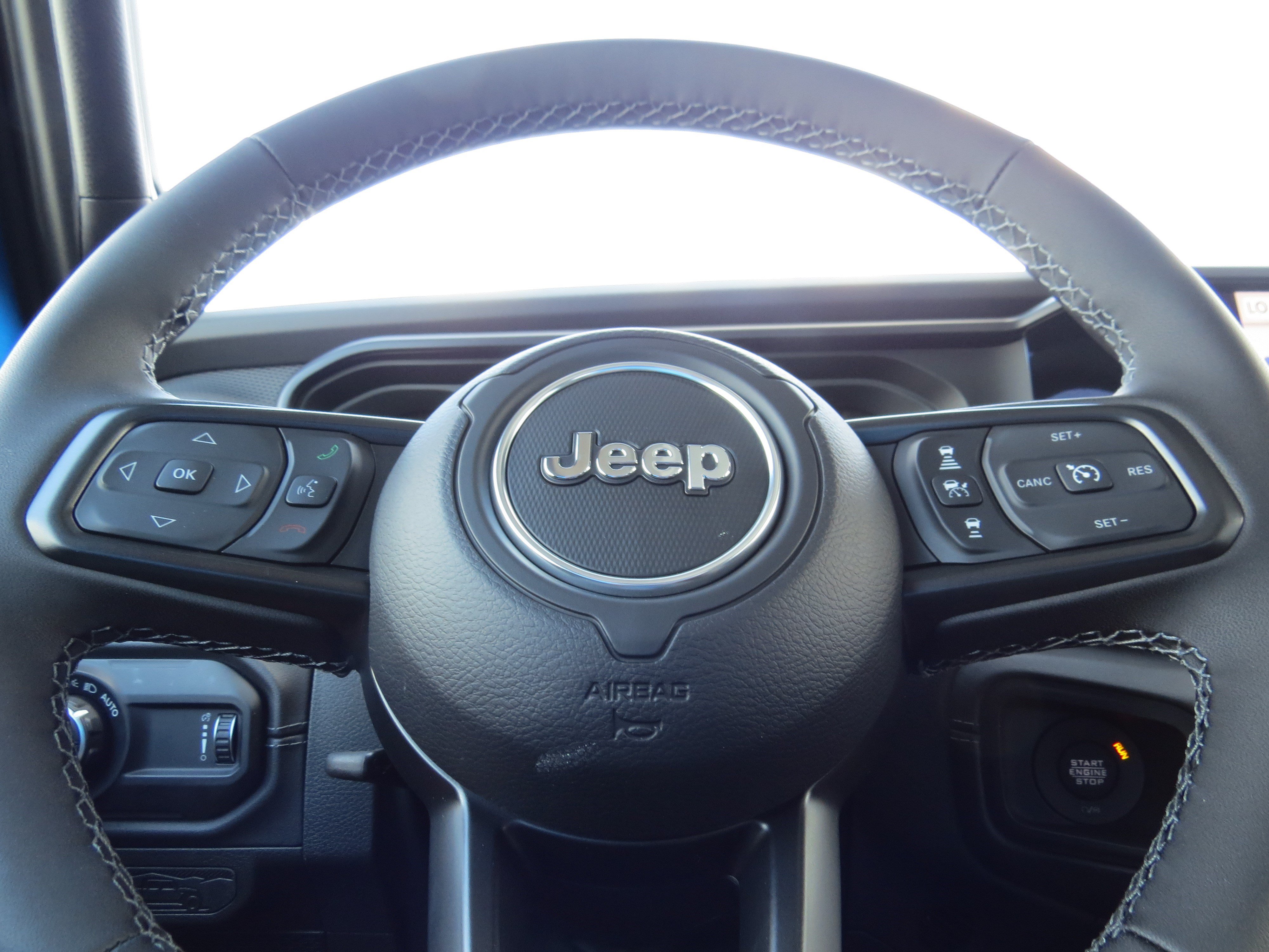 New 2026 Jeep Gladiator Rubicon w/ Steel Power Dome Hood Package AWD/4WD image 11