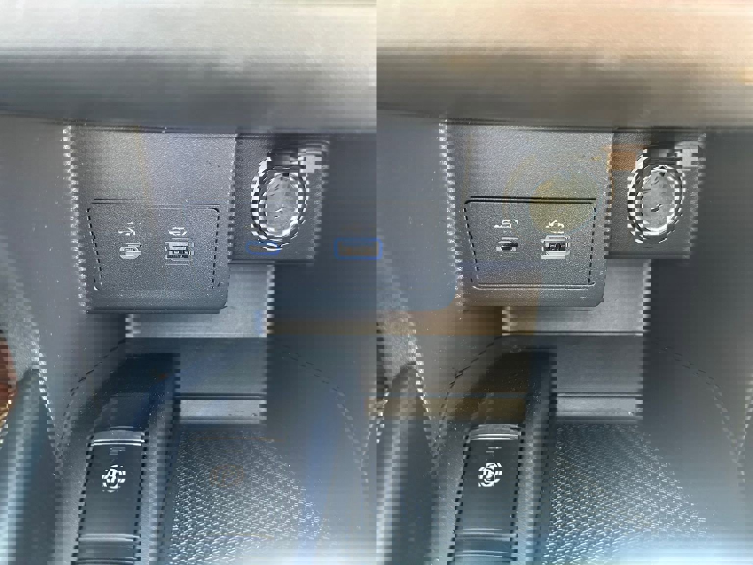 Used 2023 Nissan Kicks SV image 22