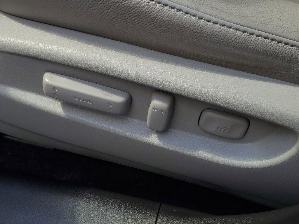 Used 2017 Acura MDX SH-AWD image 11