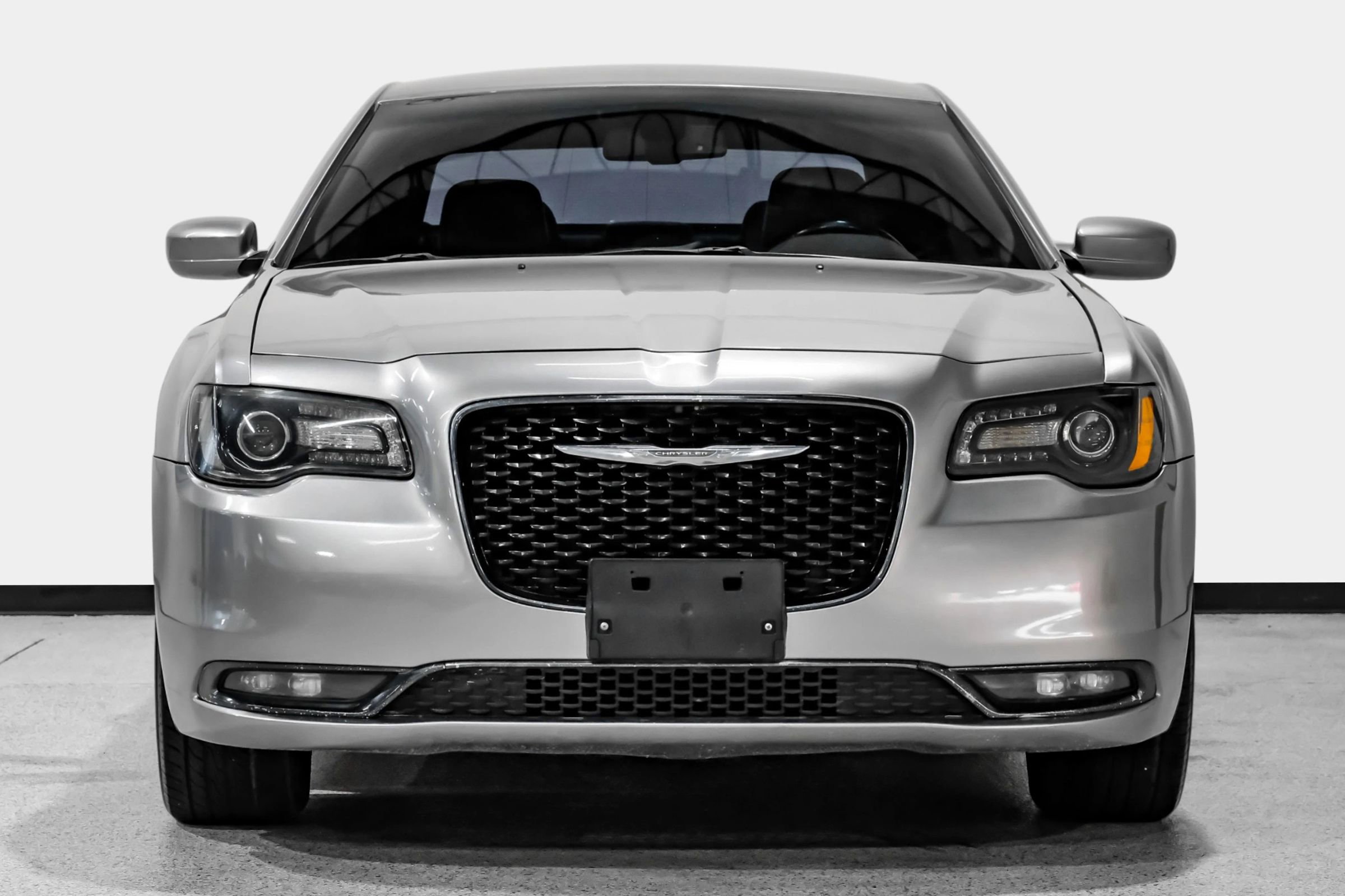 Used 2018 Chrysler 300 S AWD/4WD image 3